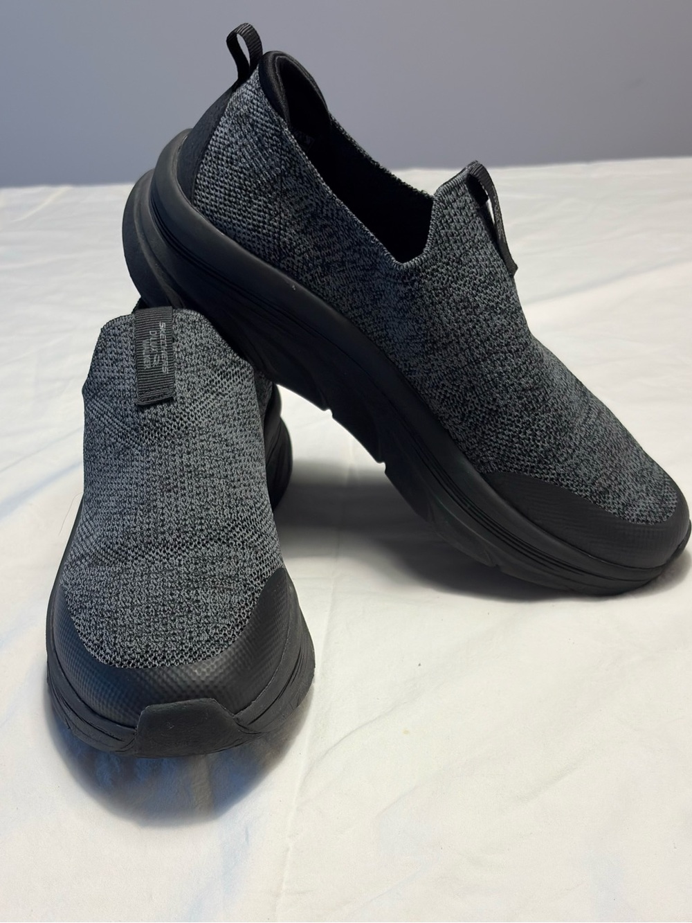 Skechers Hands Free Slip-Ins Arch Fit | Charcoal Knit | Women’s 9.5